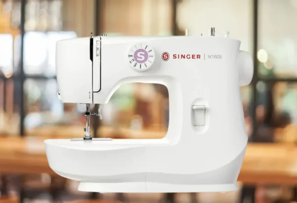 Máquina de costura da marca singer m1605.