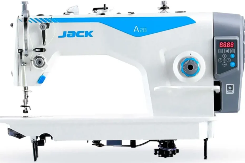 Uma Máquina De Costura Reta Industrial Jack A2B.