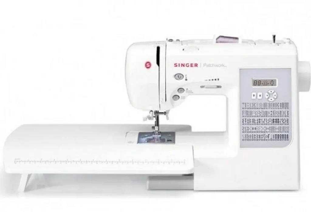 Uma Máquina de Costura Singer Patchwork 7285.